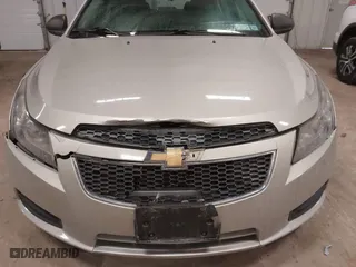 2013 Chevrolet Cruze LS with VIN 1G1PA5SG4D7239463, listed as a IAAI auction lot 41718052 with 105,347 mi miles. Bid and sale history available at carsss.com. Image 6.