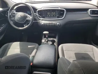 2019 Kia Sorento LX with VIN 5XYPG4A31KG555272, listed as a Copart auction lot 53296765 with 172,696 mi miles and Clean Title. Bid and sale history available at carsss.com. Image 8.