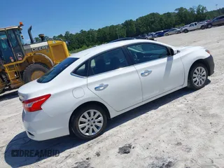 2017 Nissan Sentra SR with VIN 3N1AB7APXHY306257, listed as a IAAI auction lot 42502510 with 81,514 mi miles and . Bid and sale history available at DreamBid. Image 4.
