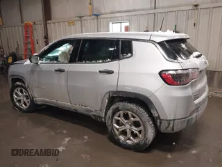 2024 Jeep Compass Sport with VIN 3C4NJDANXRT146281, listed as a IAAI auction lot 41499484 with 3,166 mi miles. Bid and sale history available at carsss.com. Image 3.