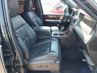 2011 Lincoln Navigator z VIN 5LMJJ2H57BEJ00298, wystawiony jako IAAI lot #42170739 z przebiegiem 175 692 mil mil oraz . Historia ofert i sprzedaży dostępna na DreamBid. Obrazek 5.