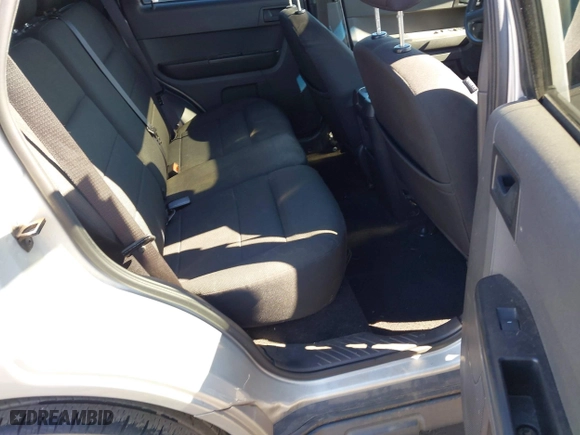 2008 Ford Escape XLT with VIN 1FMCU031X8KE76869, listed as a IAAI auction lot 41802935 with 155,746 mi miles. Bid and sale history available at carsss.com. Image 8.