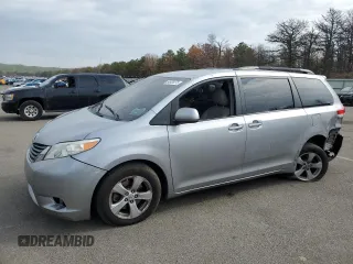 2011 Toyota Sienna LE AAS z VIN 5TDKK3DC4BS041885, wystawiony jako Copart lot #54929275 z przebiegiem 214 342 mil mil oraz Szkoda całkowita • Salvage title. Historia ofert i sprzedaży dostępna na DreamBid. Obrazek 1.
