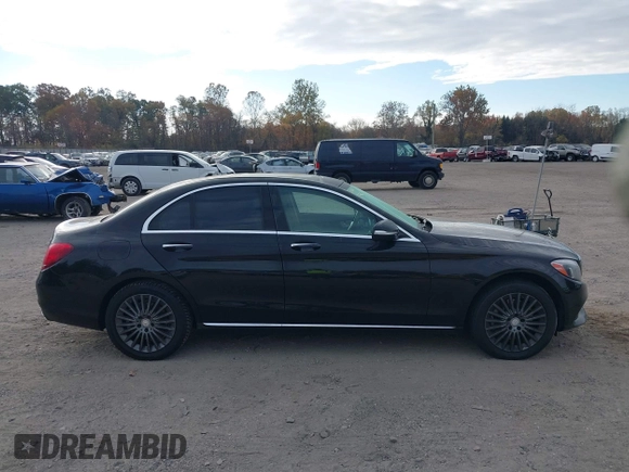 2015 Mercedes-Benz C-Class C 300 Luxury with VIN 55SWF4KB5FU020462, listed as a IAAI auction lot 40770678 with 136,442 mi miles. Bid and sale history available at carsss.com. Image 13.
