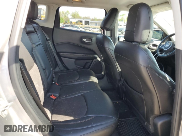 2018 Jeep Compass Latitude with VIN 3C4NJDBB9JT315652, listed as a Copart auction lot 52632425 with 86,118 mi miles and Clean title. Bid and sale history available at DreamBid. Image 11.