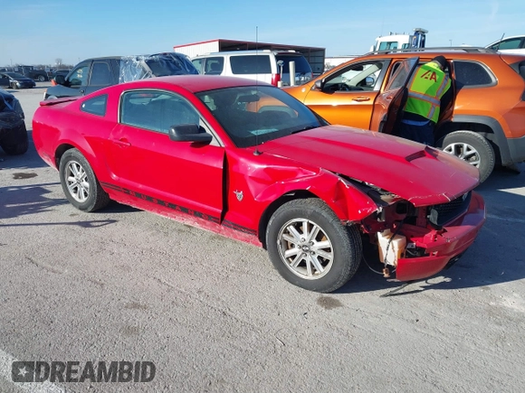2009 Ford Mustang with VIN 1ZVHT80N595126484, listed as a IAAI auction lot 41226847 with 117,273 mi miles and . Bid and sale history available at carsss.com. Image 1.