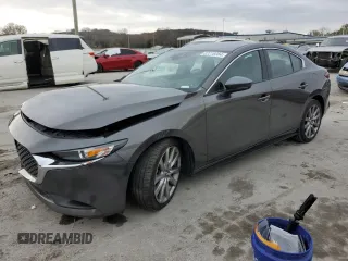 2020 Mazda 3 Select z VIN 3MZBPBCM6LM135299, wystawiony jako Copart lot #82216084 z przebiegiem Nie podano mil oraz Szkoda całkowita • Salvage title. Historia ofert i sprzedaży dostępna na DreamBid. Obrazek 1.