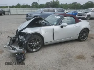2018 Mazda MX-5 Miata Grand Touring z VIN JM1NDAD71J0203469, wystawiony jako Copart lot #56959495 z przebiegiem Nie podano mil oraz Szkoda całkowita • Salvage title. Historia ofert i sprzedaży dostępna na DreamBid. Obrazek 1.