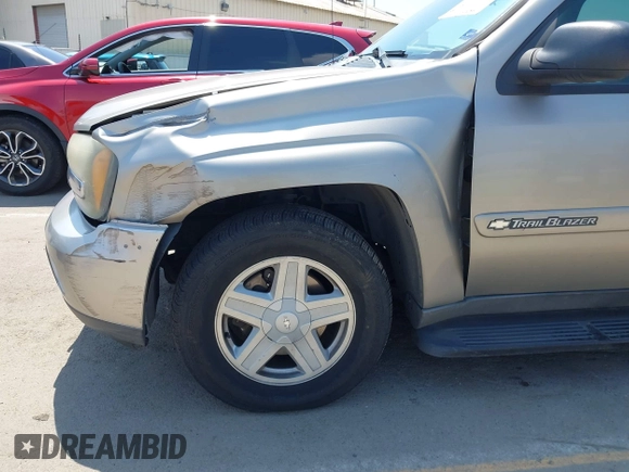 2003 Chevrolet TrailBlazer EXT LT with VIN 1GNES16S736233526, listed as a IAAI auction lot 42193747 with 197,471 mi miles. Bid and sale history available at carsss.com. Image 16.