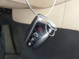 2016 Hyundai Genesis 3.8L z VIN KMHGN4JE2GU120592, wystawiony jako IAAI lot #42314558 z przebiegiem 106 533 mil mil oraz . Historia ofert i sprzedaży dostępna na DreamBid. Obrazek 11.