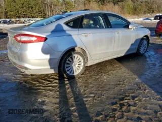 2013 Ford Fusion SE Hybrid with VIN 3FA6P0LUXDR244609, listed as a Copart auction lot 88335515 with Not Provided miles and Salvage Title. Bid and sale history available at DreamBid. Image 3.