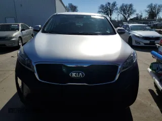 2019 Kia Sorento LX with VIN 5XYPG4A5XKG495865, listed as a Copart auction lot 47184585 with 98,044 mi miles and Clean Title. Bid and sale history available at carsss.com. Image 5.
