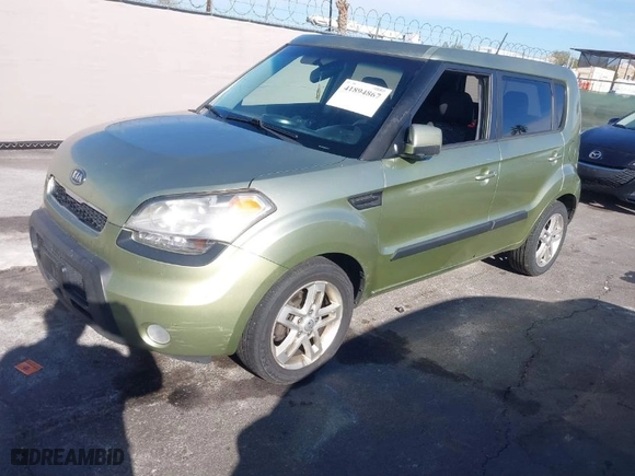 2011 Kia Soul ! with VIN KNDJT2A28B7344175, listed as a IAAI auction lot 41894867 with 198,276 mi miles. Bid and sale history available at carsss.com. Image 6.