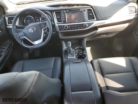 2019 Toyota Highlander SE with VIN 5TDJZRFH4KS971577, listed as a Copart auction lot 50571135 with 70,033 mi miles and Salvage Title. Bid and sale history available at carsss.com. Image 8.