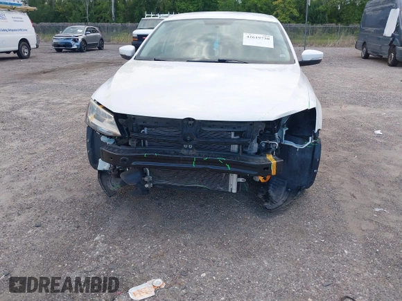 2013 Volkswagen Jetta SE z VIN 3VWDX7AJ2DM365888, wystawiony jako IAAI lot #42619730 z przebiegiem 134 594 mil mil oraz . Historia ofert i sprzedaży dostępna na DreamBid. Obrazek 6.