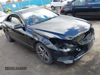 2014 Mercedes-Benz E 350 z VIN WDDKJ5KB8EF259623, wystawiony jako IAAI lot #41771020 z przebiegiem 92 099 mil mil oraz . Historia ofert i sprzedaży dostępna na DreamBid. Obrazek 1.