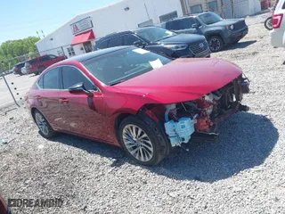 2019 Lexus ES with VIN 58ABZ1B16KU011174, listed as a IAAI auction lot 42032730 with 40,720 mi miles. Bid and sale history available at carsss.com. Image 1.