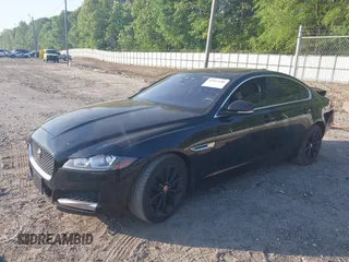 2016 Jaguar XF 35t Premium z VIN SAJBD4BV8GCY05879, wystawiony jako IAAI lot #42062206 z przebiegiem 63 706 mil mil oraz . Historia ofert i sprzedaży dostępna na DreamBid. Obrazek 2.