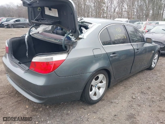 2005 BMW 5 Series 530i with VIN WBANA73515B816940, listed as a IAAI auction lot 41927940 with 999,999 mi miles. Bid and sale history available at carsss.com. Image 4.