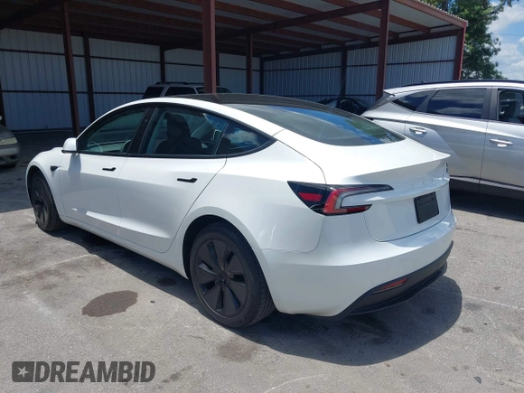 2024 Tesla Model 3 z VIN 5YJ3E1EA7RF721503, wystawiony jako IAAI lot #42246752 z przebiegiem 8 807 mil mil oraz . Historia ofert i sprzedaży dostępna na DreamBid. Obrazek 3.