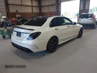 2016 Mercedes-Benz C 450 AMG z VIN 55SWF6EB7GU132348, wystawiony jako IAAI lot #42579809 z przebiegiem 180 873 mil mil oraz . Historia ofert i sprzedaży dostępna na DreamBid. Obrazek 4.