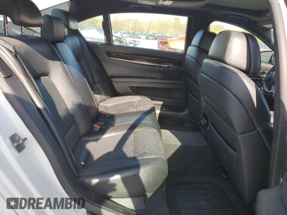 2012 BMW 7 Series 750Li z VIN WBAKB8C53CC852495, wystawiony jako Copart lot #50811745 z przebiegiem 155 512 mil mil oraz Szkoda całkowita • Salvage title. Historia ofert i sprzedaży dostępna na DreamBid. Obrazek 10.