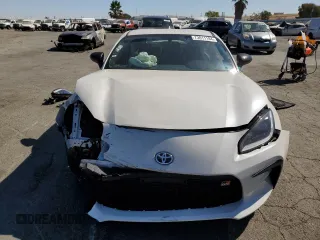 2024 Toyota GR86 Premium with VIN JF1ZNBE12R8758187, listed as a Copart auction lot 73011184 with 806 mi miles and Salvage Title. Bid and sale history available at carsss.com. Image 5.