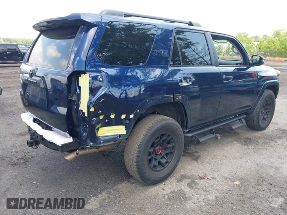 2022 Toyota 4Runner TRD Off Road Premium z VIN JTERU5JR7N6037617, wystawiony jako IAAI lot #42371339 z przebiegiem 35 601 mil mil oraz . Historia ofert i sprzedaży dostępna na DreamBid. Obrazek 4.