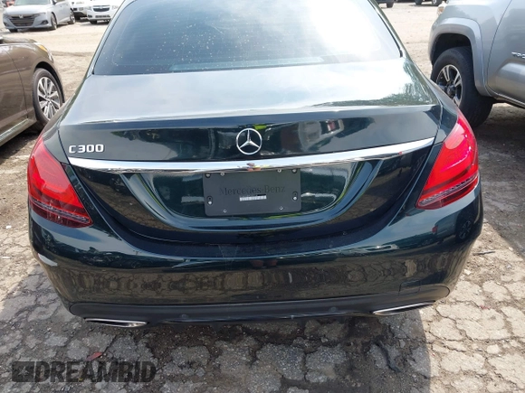 2019 Mercedes-Benz C 300 z VIN 55SWF8DB9KU321914, wystawiony jako IAAI lot #42032140 z przebiegiem 84 967 mil mil oraz . Historia ofert i sprzedaży dostępna na DreamBid. Obrazek 16.