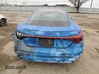 2023 Audi e-tron GT Premium Plus z VIN WAUFJBFW2P7002510, wystawiony jako Copart lot #44604894 z przebiegiem 14 833 mil mil oraz . Historia ofert i sprzedaży dostępna na DreamBid. Obrazek 6.
