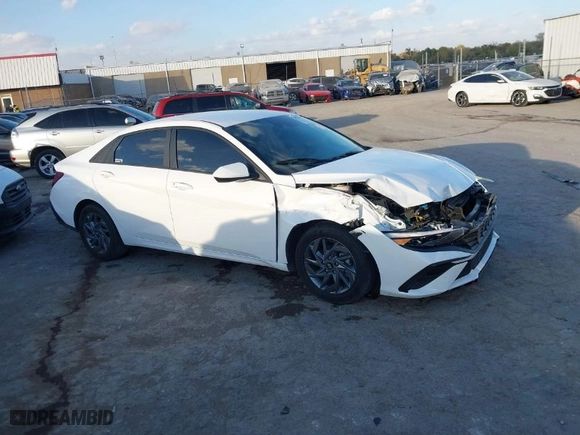 2024 Hyundai Elantra SEL with VIN KMHLM4DGXRU716972, listed as a IAAI auction lot 40711348 with 26,579 mi miles. Bid and sale history available at carsss.com. Image 13.