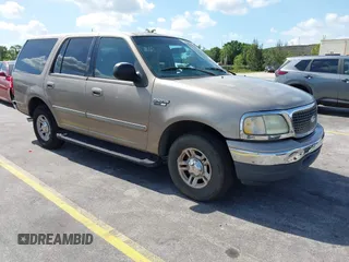 2002 Ford Expedition XLT с VIN 1FMRU15WX2LA22230, выставлен на аукционе IAAI как лот 42549513 с пробегом 107 875 миль миль и . История ставок и продаж доступна на DreamBid. Изображение 1.