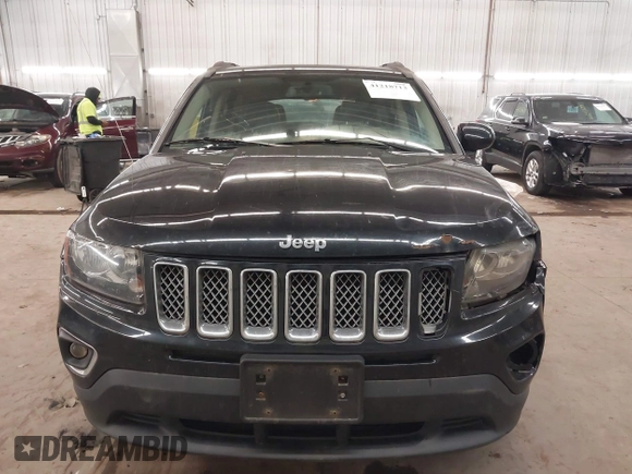 2017 Jeep Compass Latitude z VIN 1C4NJDEB7HD153516, wystawiony jako IAAI lot #41218713 z przebiegiem 132 234 mil mil oraz . Historia ofert i sprzedaży dostępna na DreamBid. Obrazek 12.