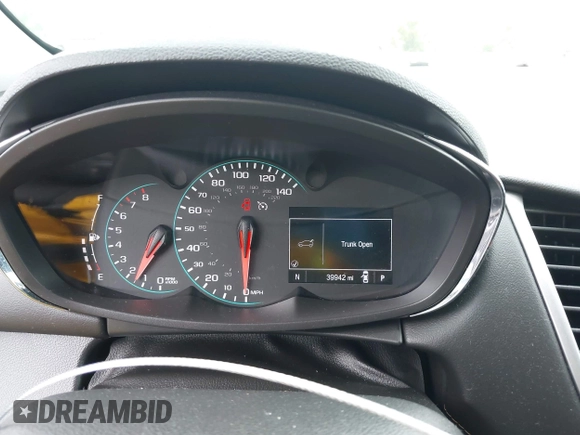 2020 Chevrolet Trax LS z VIN KL7CJKSB6LB324435, wystawiony jako IAAI lot #42182767 z przebiegiem 39 942 mil mil oraz . Historia ofert i sprzedaży dostępna na DreamBid. Obrazek 7.