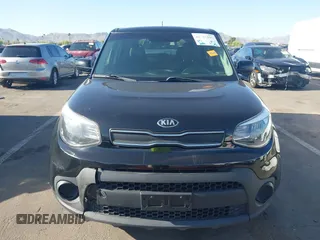 2019 Kia Soul z VIN KNDJN2A28K7688177, wystawiony jako IAAI lot #42153535 z przebiegiem 109 998 mil mil oraz . Historia ofert i sprzedaży dostępna na DreamBid. Obrazek 13.