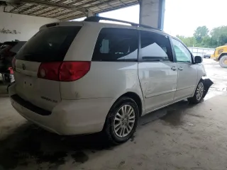 2008 Toyota Sienna XLE with VIN 5TDZK22C38S207656, listed as a Copart auction lot 63667105 with 107,798 mi miles and Salvage title. Bid and sale history available at DreamBid. Image 3.
