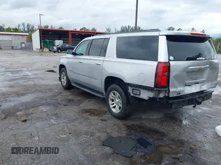 2016 Chevrolet Suburban LT z VIN 1GNSCHKCXGR111027, wystawiony jako IAAI lot #42399887 z przebiegiem 133 970 mil mil oraz . Historia ofert i sprzedaży dostępna na DreamBid. Obrazek 3.