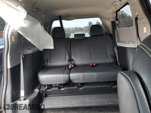 2018 Toyota Sienna SE with VIN 5TDXZ3DC3JS965024, listed as a Copart auction lot 51798835 with 51,267 mi miles and Salvage title. Bid and sale history available at DreamBid. Image 10.