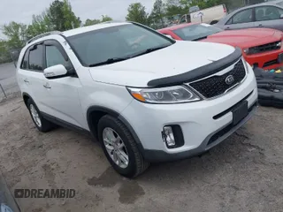 2015 Kia Sorento LX with VIN 5XYKT4A73FG593195, listed as a IAAI auction lot 42088661 with 202,650 mi miles. Bid and sale history available at carsss.com. Image 1.