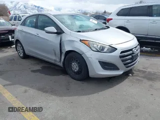 2016 Hyundai Elantra GT with VIN KMHD35LH5GU316015, listed as a IAAI auction lot 41823547 with 61,198 mi miles. Bid and sale history available at carsss.com. Image 1.