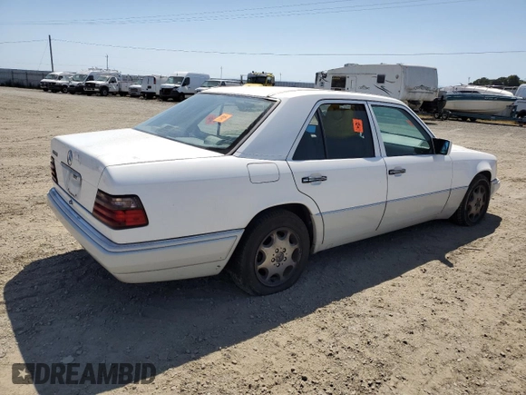1994 Mercedes-Benz E 320 with VIN WDBEA32E6RC028778, listed as a Copart auction lot 54243815 with 205,957 mi miles and Clean Title. Bid and sale history available at DreamBid. Image 3.