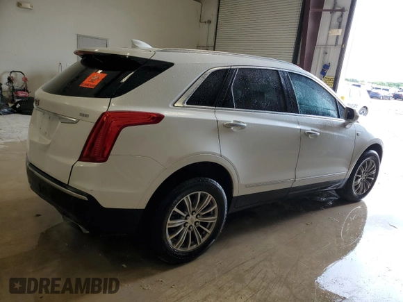 2017 Cadillac XT5 Luxury FWD z VIN 1GYKNBRS3HZ133587, wystawiony jako Copart lot #53570065 z przebiegiem 98 181 mil mil oraz Tytuł czysty. Historia ofert i sprzedaży dostępna na DreamBid. Obrazek 3.