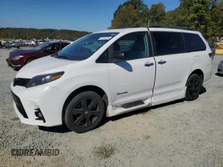 2020 Toyota Sienna SE with VIN 5TDXZ3DC9LS050441, listed as a Copart auction lot 77310274 with 43,452 mi miles and Salvage Title. Bid and sale history available at carsss.com. Image 1.