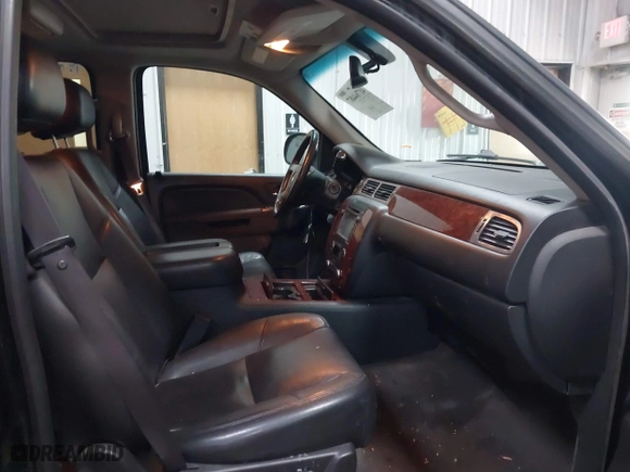 2012 Chevrolet Suburban LTZ with VIN 1GNSKKE77CR326924, listed as a IAAI auction lot 41764487 with 198,224 mi miles. Bid and sale history available at carsss.com. Image 5.