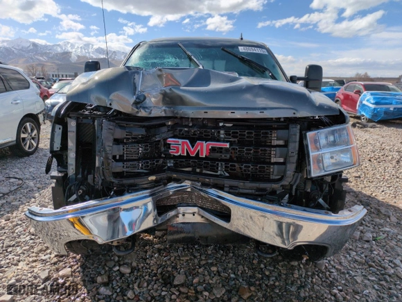 2011 GMC Sierra 2500HD SLT with VIN 1GT121E86BF126737, listed as a Copart auction lot 48694115 with 223,128 mi miles and Salvage Title. Bid and sale history available at carsss.com. Image 5.