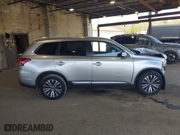 2020 Mitsubishi Outlander ES z VIN JA4AZ3A34LZ044369, wystawiony jako IAAI lot #42170949 z przebiegiem 133 730 mil mil oraz . Historia ofert i sprzedaży dostępna na DreamBid. Obrazek 13.