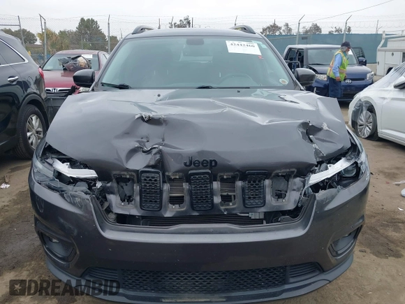 2019 Jeep Cherokee Latitude Plus z VIN 1C4PJLLN6KD326921, wystawiony jako IAAI lot #42442460 z przebiegiem 71 516 mil mil oraz . Historia ofert i sprzedaży dostępna na DreamBid. Obrazek 12.