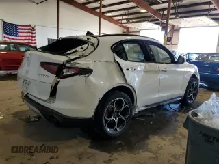 2023 Alfa Romeo Stelvio Ti z VIN ZASPAKBN4P7D57870, wystawiony jako Copart lot #46588385 z przebiegiem Nie podano mil oraz Szkoda całkowita • Salvage title. Historia ofert i sprzedaży dostępna na DreamBid. Obrazek 3.