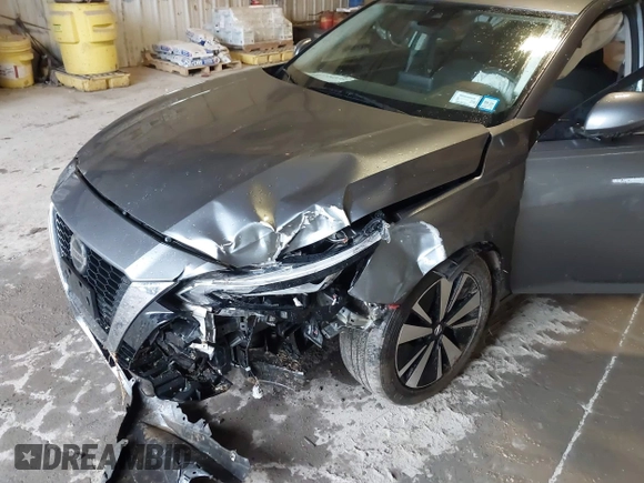 2022 Nissan Altima SV z VIN 1N4BL4DW8NN406517, wystawiony jako IAAI lot #42220335 z przebiegiem 64 680 mil mil oraz . Historia ofert i sprzedaży dostępna na DreamBid. Obrazek 6.