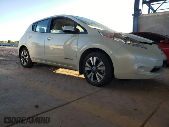 2017 Nissan LEAF SL with VIN 1N4BZ0CPXHC300894, listed as a Copart auction lot 82243014 with 9,895 mi miles and Clean Title. Bid and sale history available at carsss.com. Image 4.